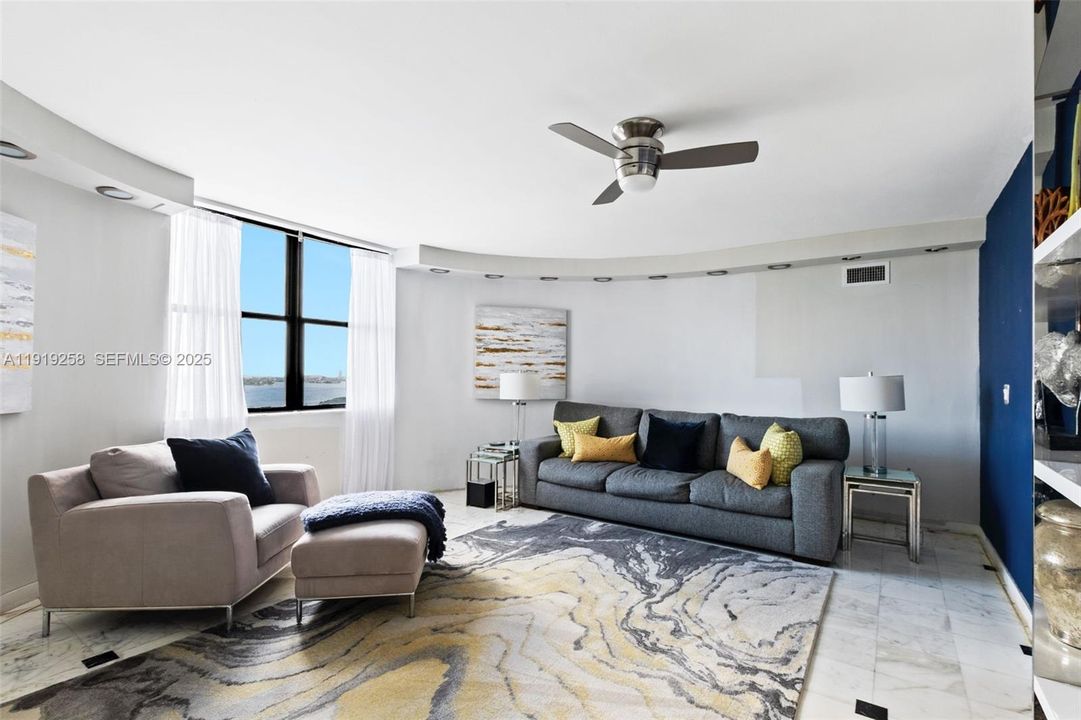 For Sale: $589,000 (2 beds, 2 baths, 2320 Square Feet)