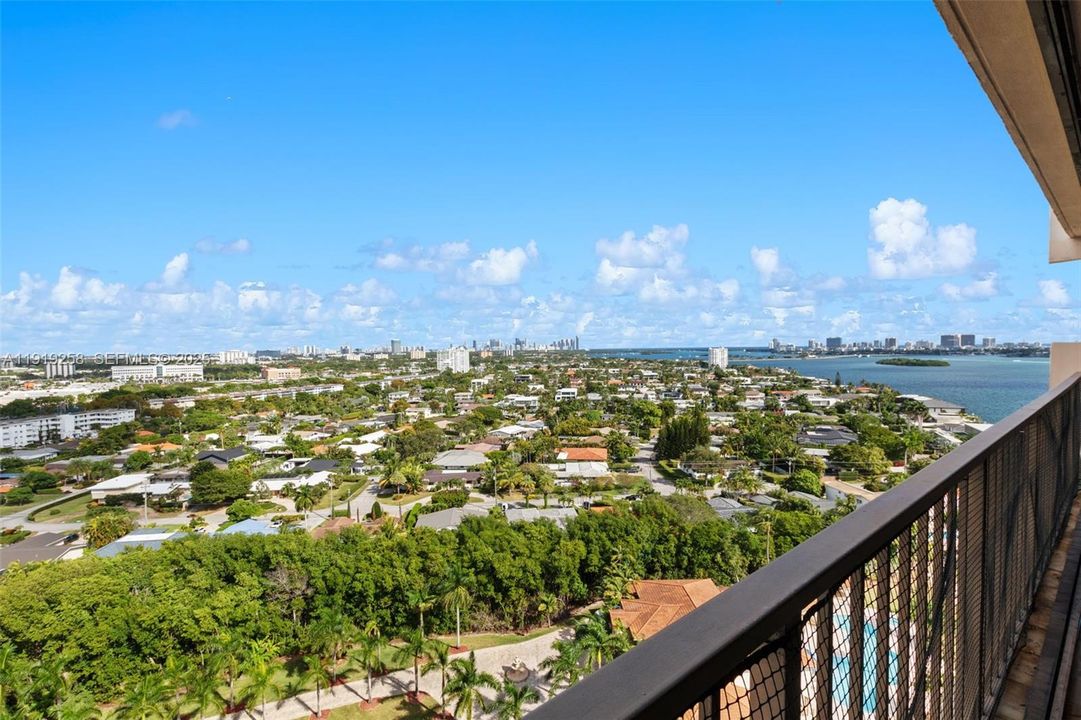 For Sale: $589,000 (2 beds, 2 baths, 2320 Square Feet)