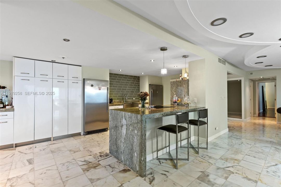 For Sale: $589,000 (2 beds, 2 baths, 2320 Square Feet)