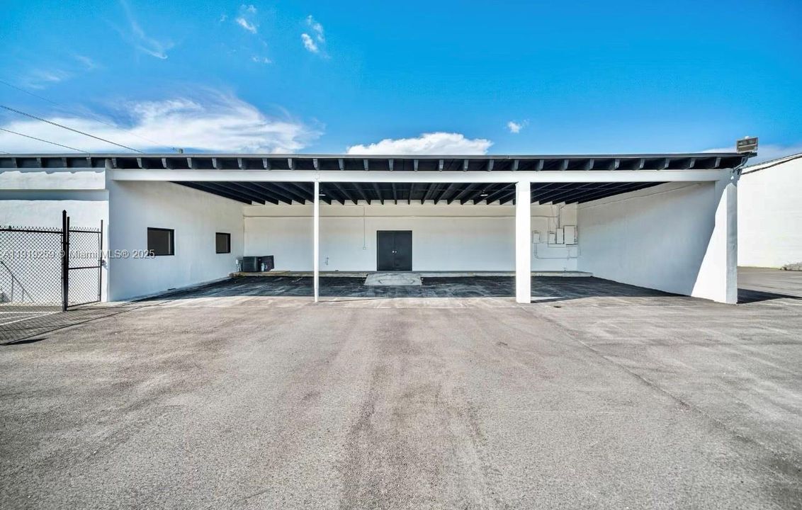 На продажу: $5,200,000 (0 спален, 0 ванн, 0 Квадратных фут)