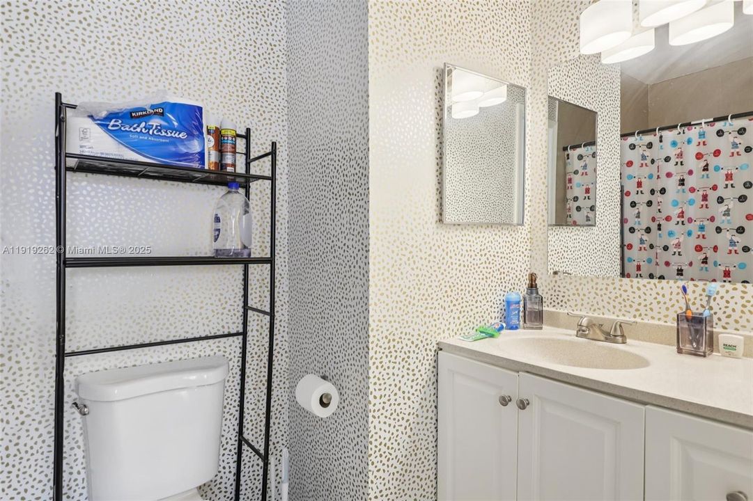 En Venta: $370,000 (2 camas, 2 baños, 952 Pies cuadrados)