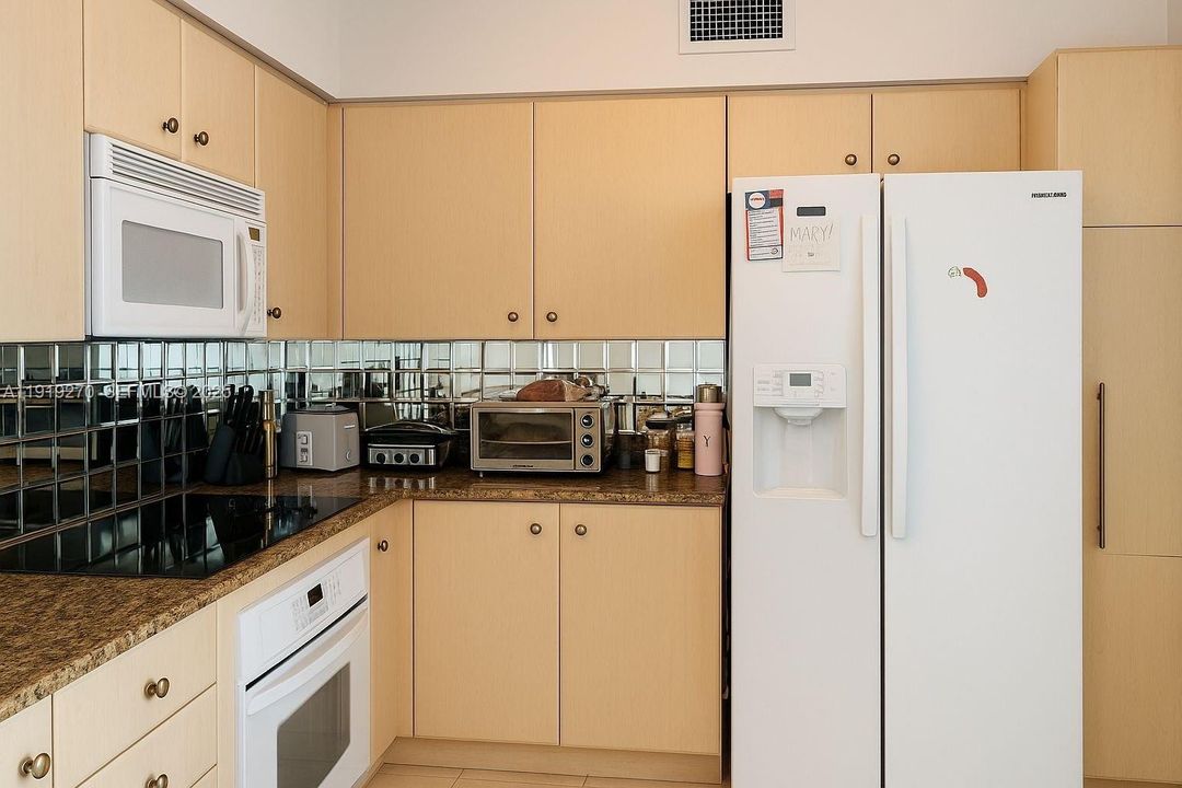 For Sale: $415,000 (0 beds, 0 baths, 800 Square Feet)