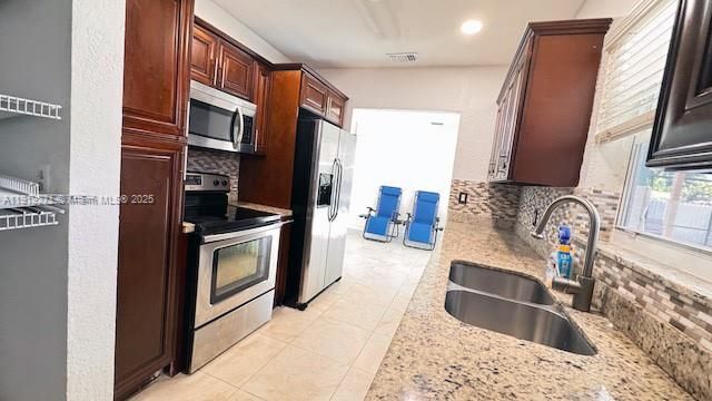 For Rent: $3,700 (3 beds, 2 baths, 1125 Square Feet)