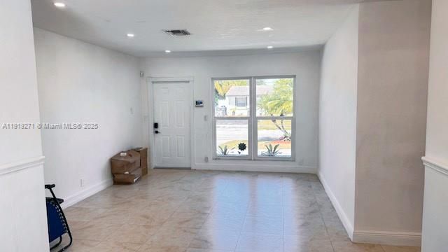 For Rent: $3,700 (3 beds, 2 baths, 1125 Square Feet)