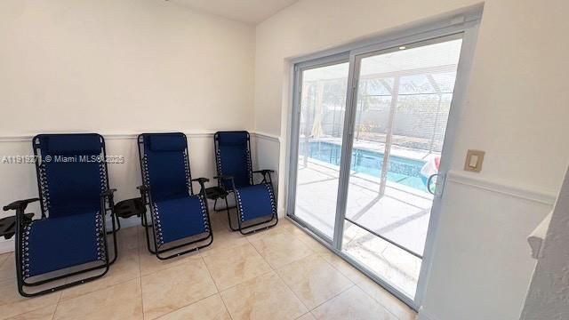 For Rent: $3,700 (3 beds, 2 baths, 1125 Square Feet)