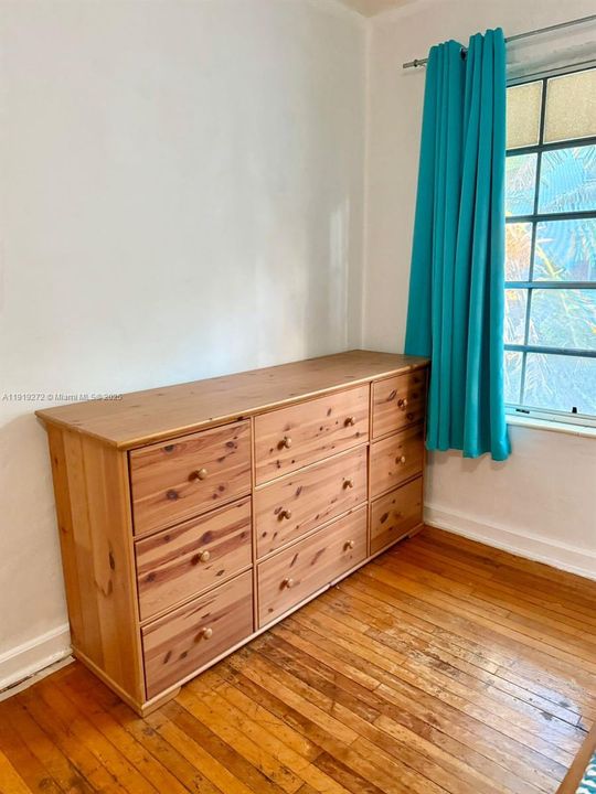 For Sale: $189,000 (0 beds, 1 baths, 500 Square Feet)