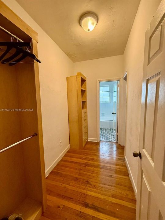 For Sale: $189,000 (0 beds, 1 baths, 500 Square Feet)