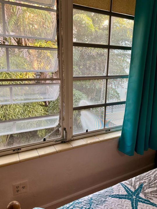 For Sale: $189,000 (0 beds, 1 baths, 500 Square Feet)