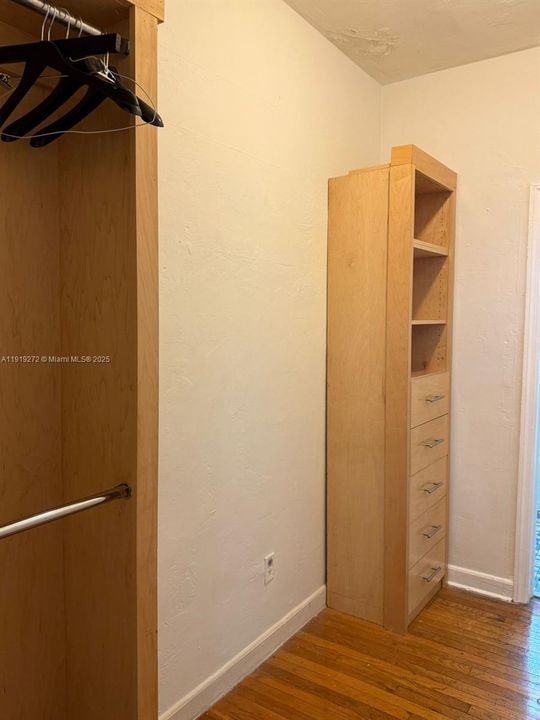 For Sale: $189,000 (0 beds, 1 baths, 500 Square Feet)