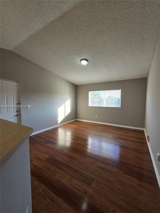 В аренду: $1,750 (1 спален, 1 ванн, 659 Квадратных фут)