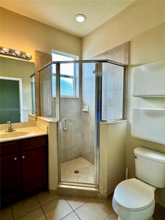 В аренду: $1,594 (0 спален, 1 ванн, 2312 Квадратных фут)