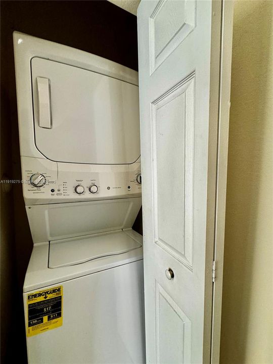 В аренду: $1,594 (0 спален, 1 ванн, 2312 Квадратных фут)