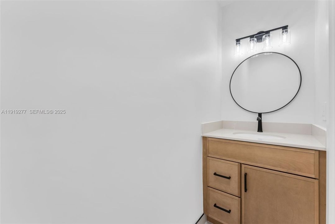 For Sale: $425,000 (2 beds, 2 baths, 1223 Square Feet)