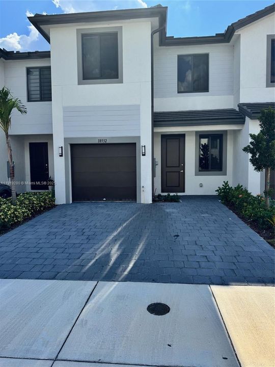 For Rent: $2,800 (4 beds, 2 baths, 0 Square Feet)