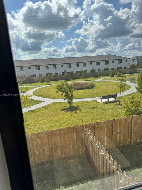 For Rent: $2,800 (4 beds, 2 baths, 0 Square Feet)