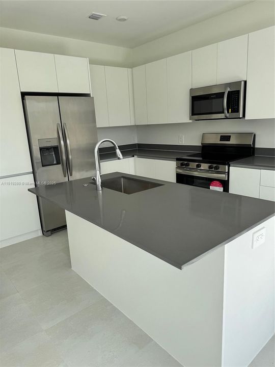 For Rent: $2,800 (4 beds, 2 baths, 0 Square Feet)