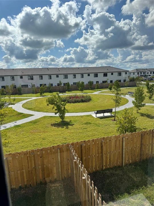 For Rent: $2,800 (4 beds, 2 baths, 0 Square Feet)