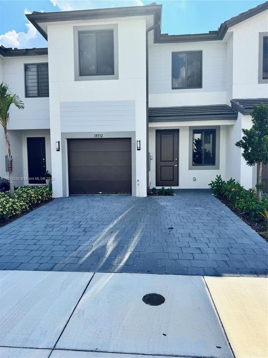 For Rent: $2,800 (4 beds, 2 baths, 0 Square Feet)