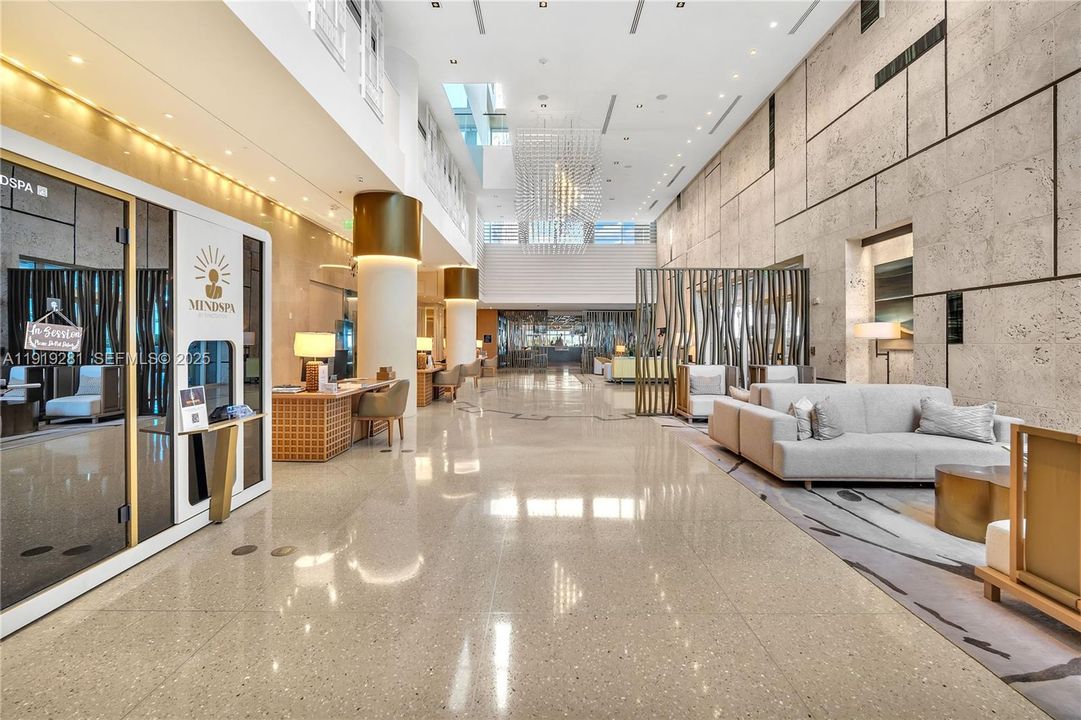 For Rent: $6,000 (1 beds, 1 baths, 960 Square Feet)