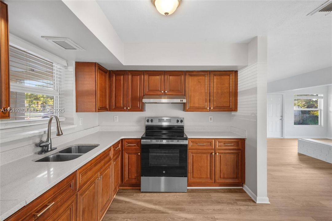 На продажу: $485,000 (3 спален, 2 ванн, 1778 Квадратных фут)