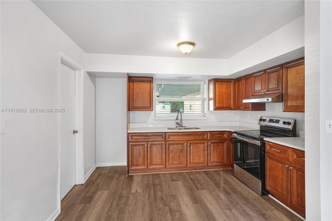 На продажу: $485,000 (3 спален, 2 ванн, 1778 Квадратных фут)