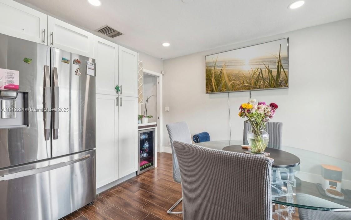 待售: $775,000 (3 贝兹, 2 浴室, 1931 平方英尺)