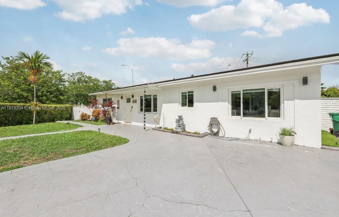 待售: $775,000 (3 贝兹, 2 浴室, 1931 平方英尺)