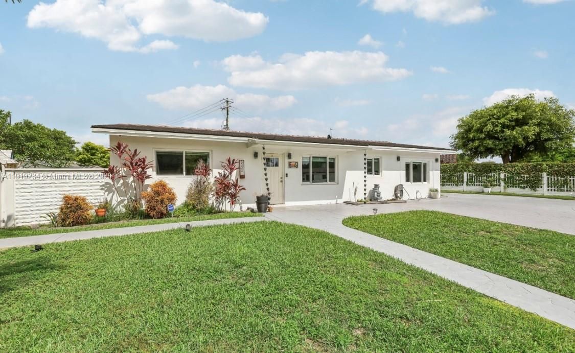 待售: $775,000 (3 贝兹, 2 浴室, 1931 平方英尺)