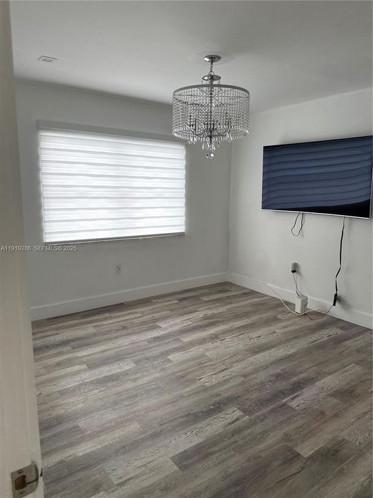 Activo con contrato: $4,199 (3 camas, 2 baños, 1903 Pies cuadrados)