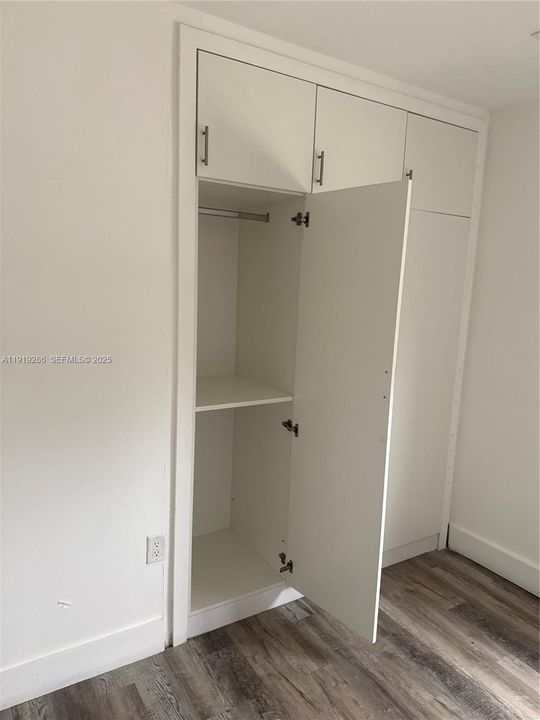 Activo con contrato: $4,199 (3 camas, 2 baños, 1903 Pies cuadrados)