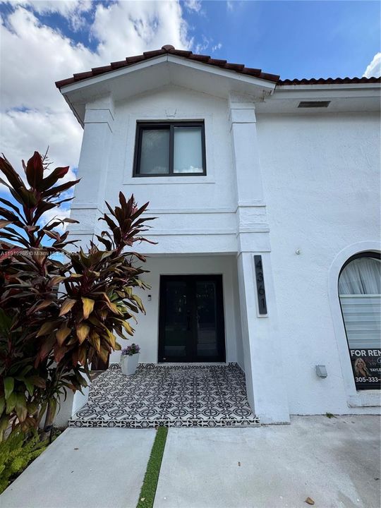 For Rent: $4,499 (3 beds, 2 baths, 1903 Square Feet)