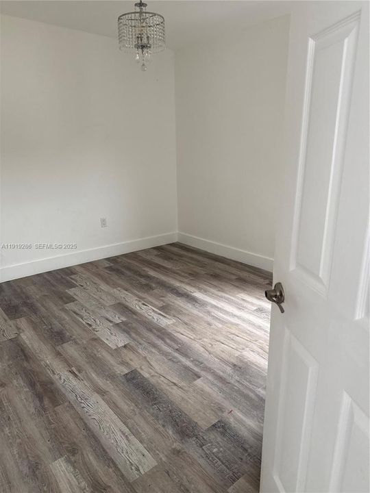 Activo con contrato: $4,199 (3 camas, 2 baños, 1903 Pies cuadrados)