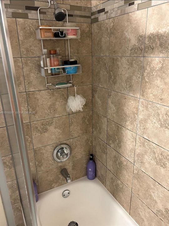 出租: $1,500 (1 贝兹, 1 浴室, 619 平方英尺)