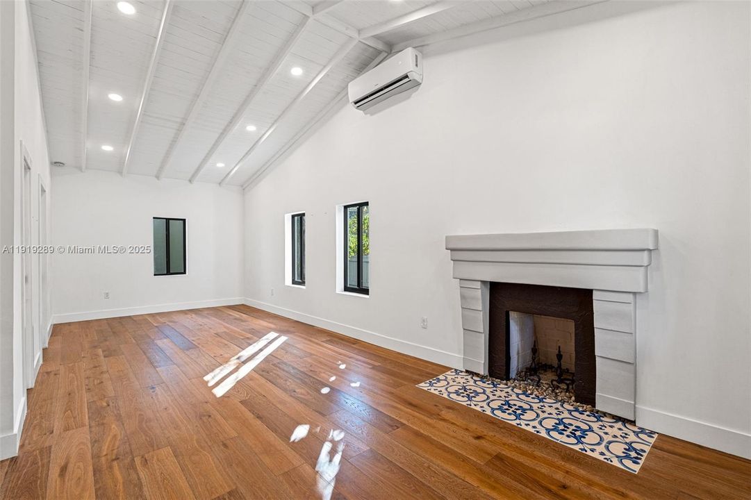 待售: $999,900 (3 贝兹, 3 浴室, 1673 平方英尺)