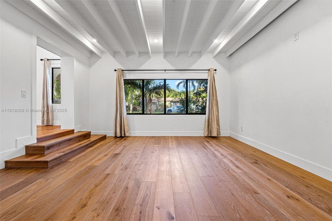 待售: $999,900 (3 贝兹, 3 浴室, 1673 平方英尺)