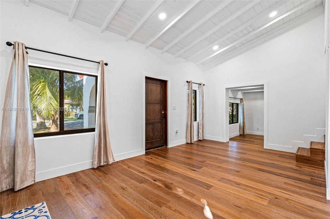 待售: $999,900 (3 贝兹, 3 浴室, 1673 平方英尺)