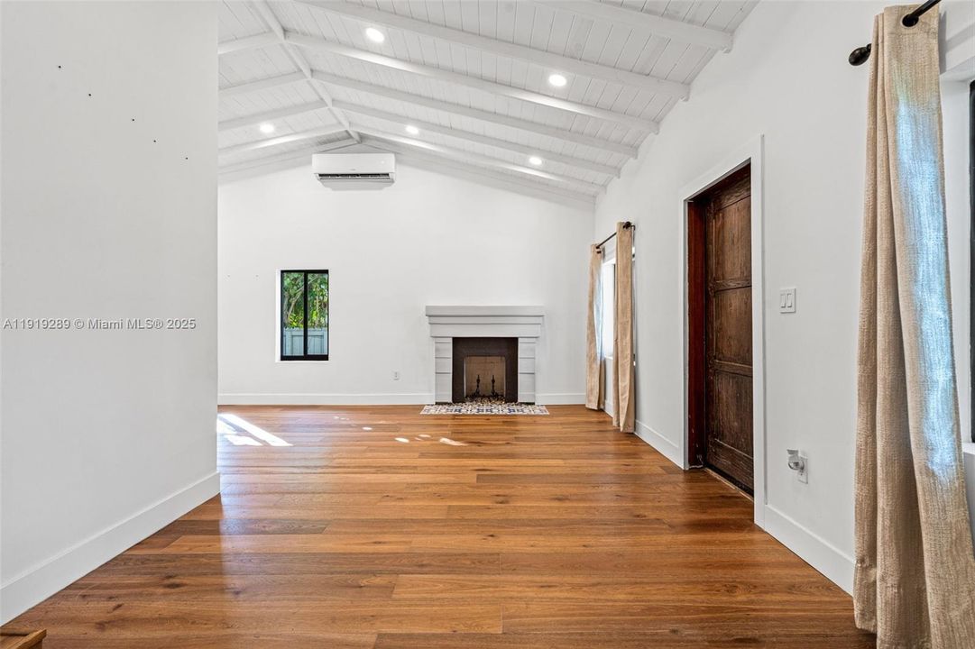 待售: $999,900 (3 贝兹, 3 浴室, 1673 平方英尺)