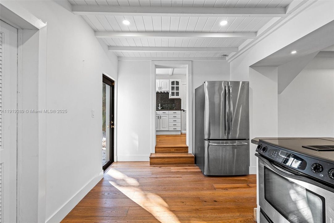 待售: $999,900 (3 贝兹, 3 浴室, 1673 平方英尺)