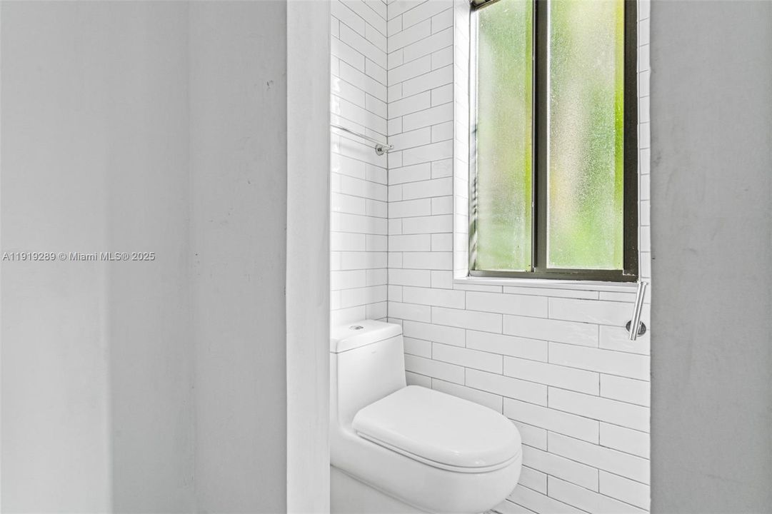 待售: $999,900 (3 贝兹, 3 浴室, 1673 平方英尺)