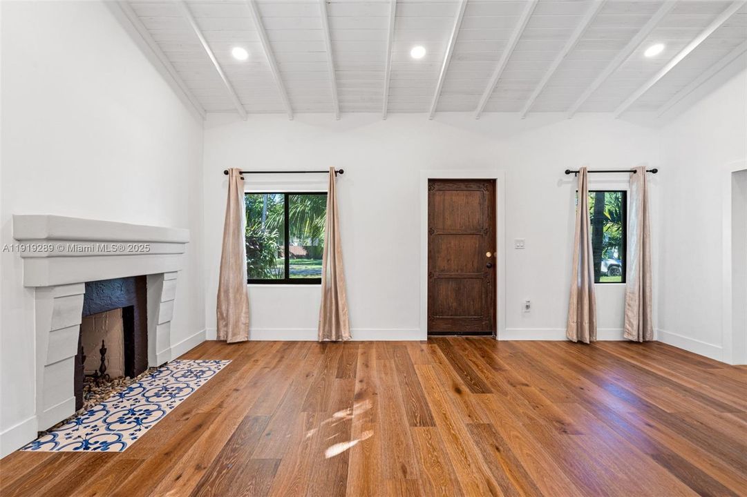 待售: $999,900 (3 贝兹, 3 浴室, 1673 平方英尺)