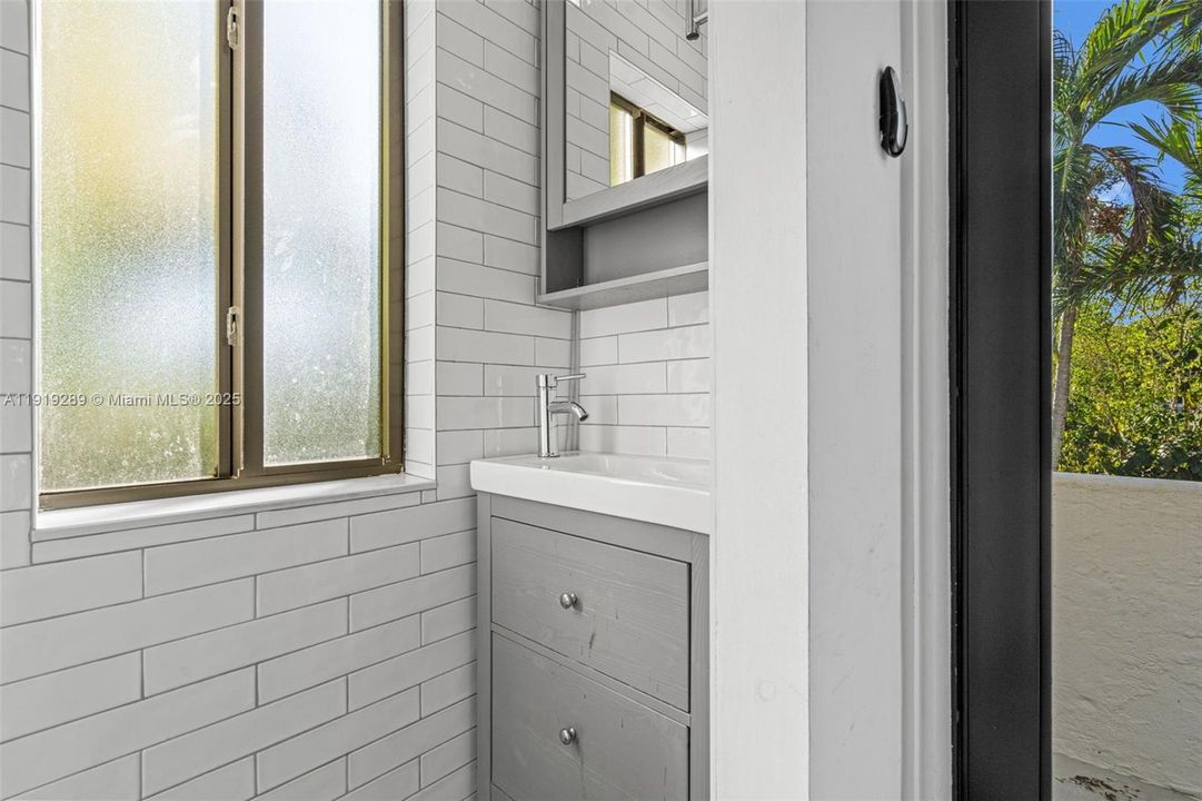 待售: $999,900 (3 贝兹, 3 浴室, 1673 平方英尺)