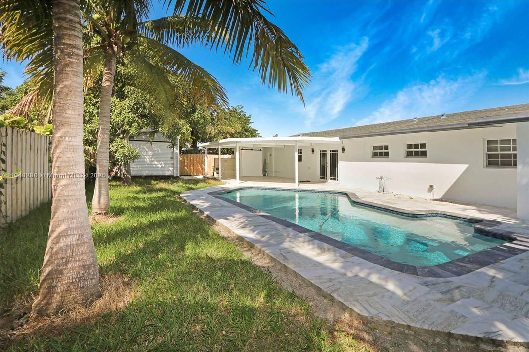 出租: $4,300 (3 贝兹, 2 浴室, 1296 平方英尺)