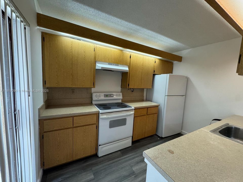 На продажу: $260,000 (2 спален, 2 ванн, 0 Квадратных фут)