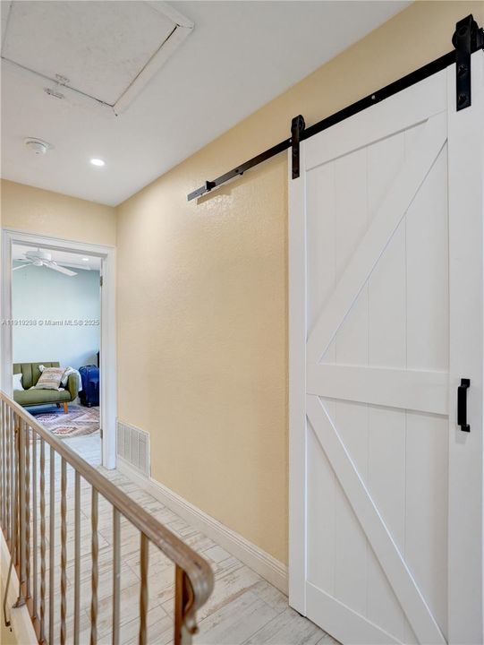 For Sale: $390,000 (2 beds, 1 baths, 1080 Square Feet)