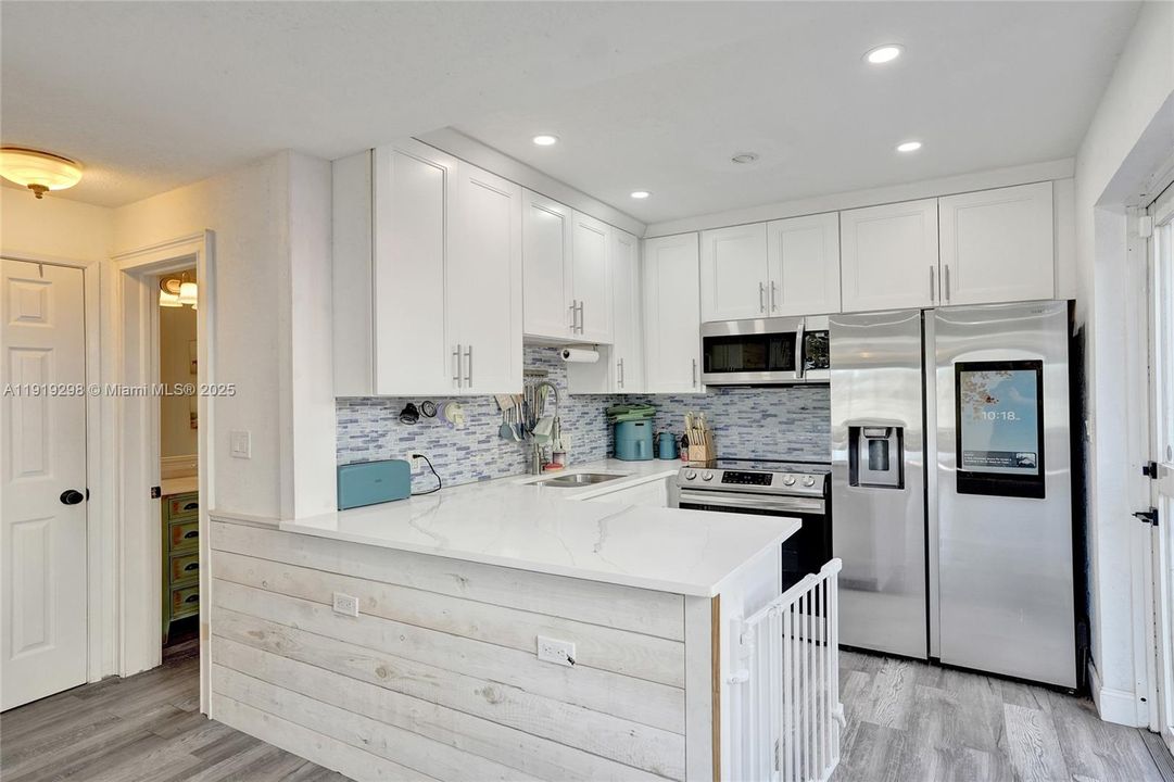 For Sale: $390,000 (2 beds, 1 baths, 1080 Square Feet)