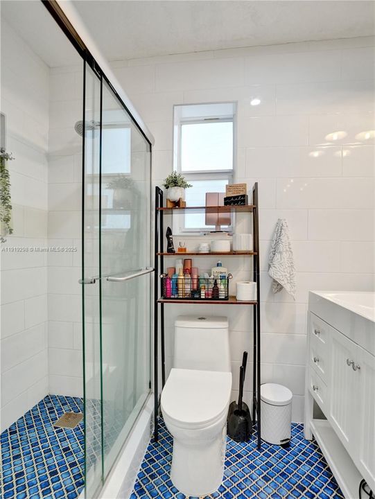 For Sale: $390,000 (2 beds, 1 baths, 1080 Square Feet)