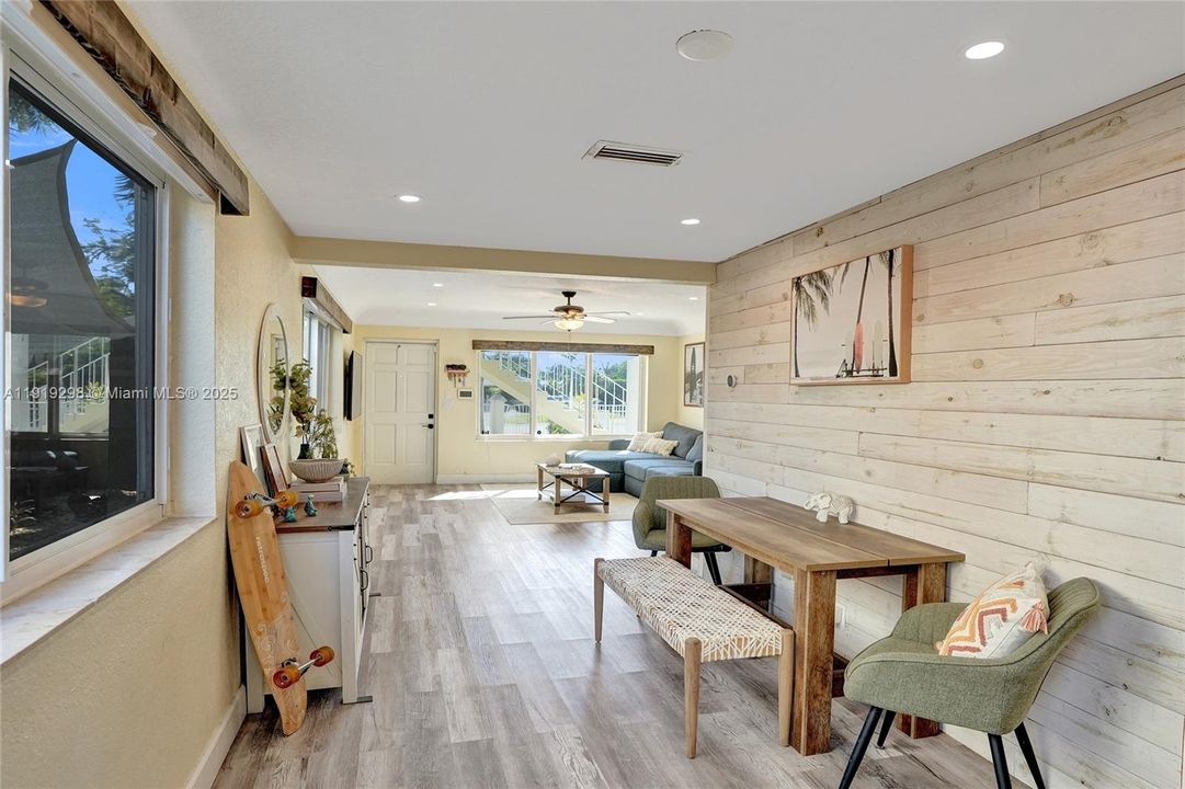 For Sale: $390,000 (2 beds, 1 baths, 1080 Square Feet)