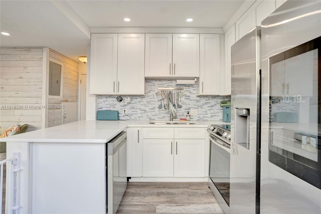 For Sale: $390,000 (2 beds, 1 baths, 1080 Square Feet)