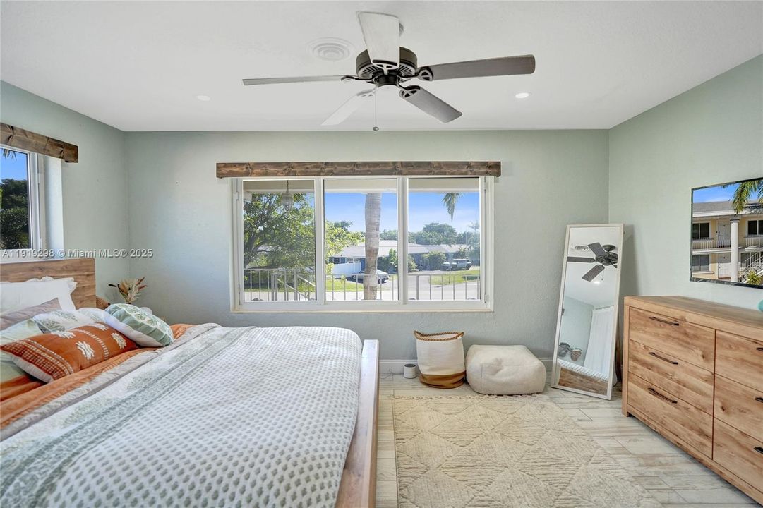 For Sale: $390,000 (2 beds, 1 baths, 1080 Square Feet)