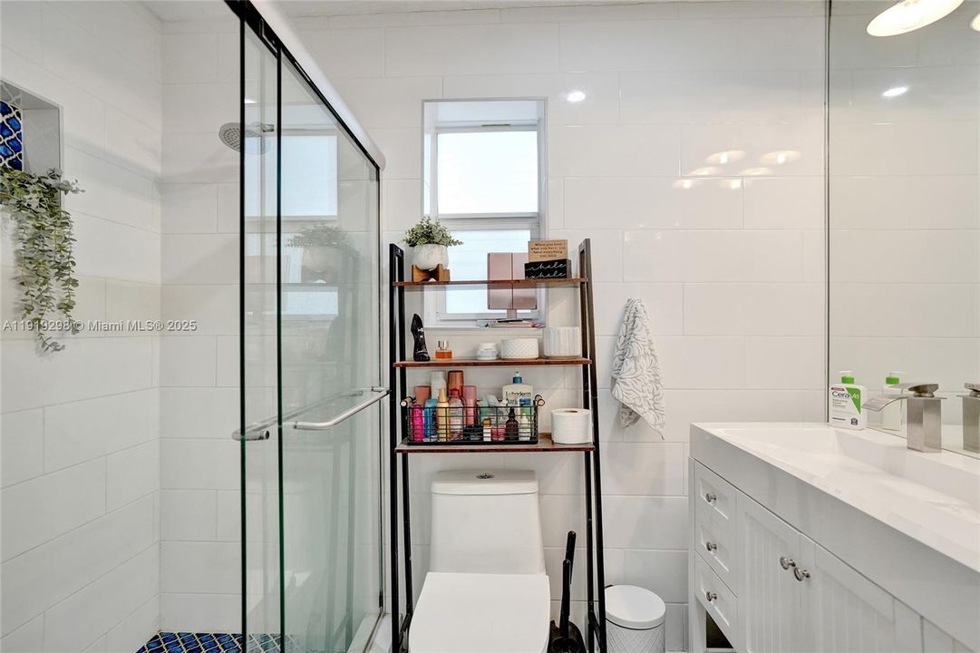 For Sale: $390,000 (2 beds, 1 baths, 1080 Square Feet)